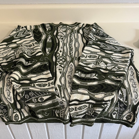 COOGI Green and White Knit Sweater with Hat - Picture 3 of 8